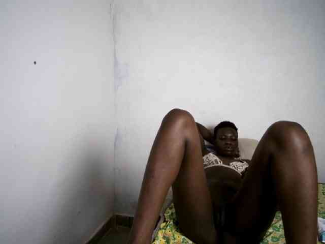 Prettieme12 webcam