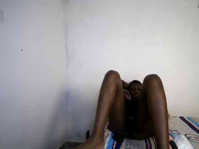 Prettieme12 webcam