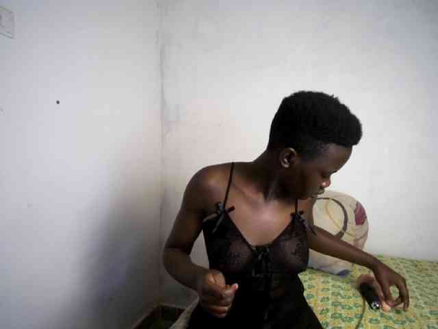 Prettieme12 webcam