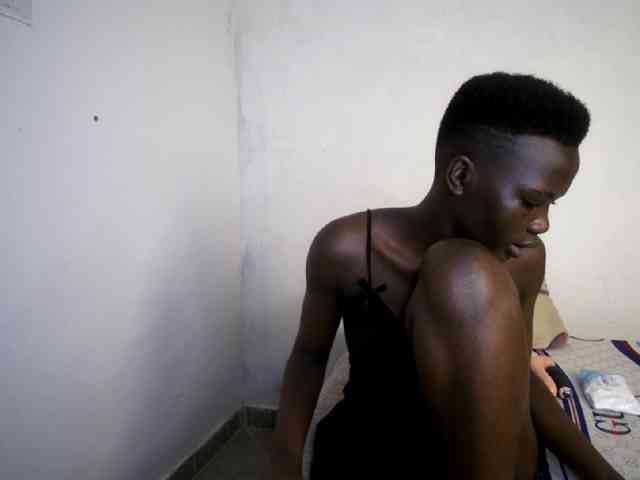 Prettieme12 webcam