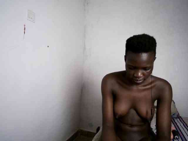 Prettieme12 webcam