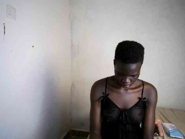 Prettieme12 webcam