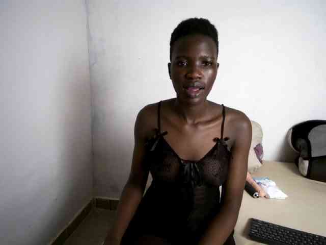 Prettieme12 webcam