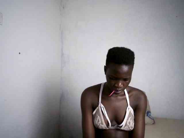 Prettieme12 webcam