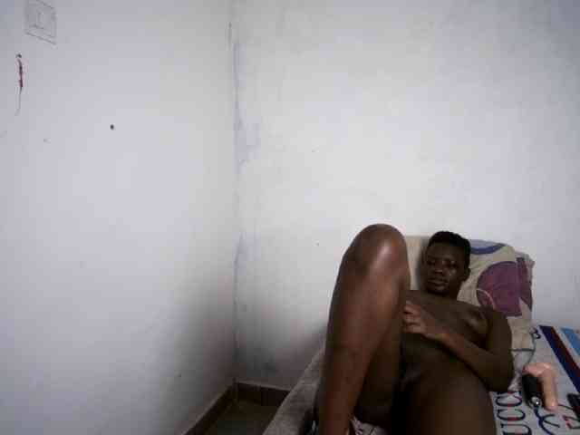 Prettieme12 webcam