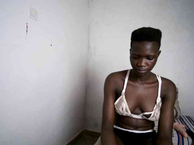 Prettieme12 webcam