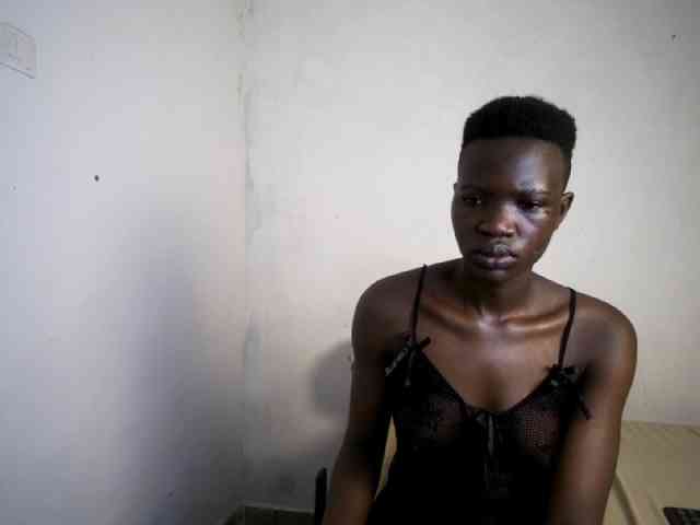 Prettieme12 webcam