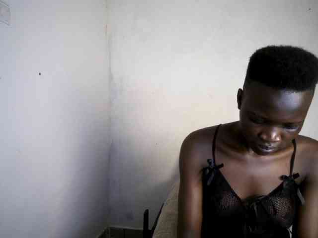 Prettieme12 webcam
