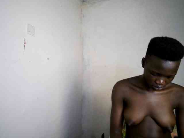 Prettieme12 webcam