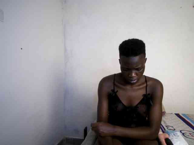 Prettieme12 webcam