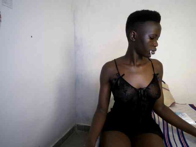 Prettieme12 webcam