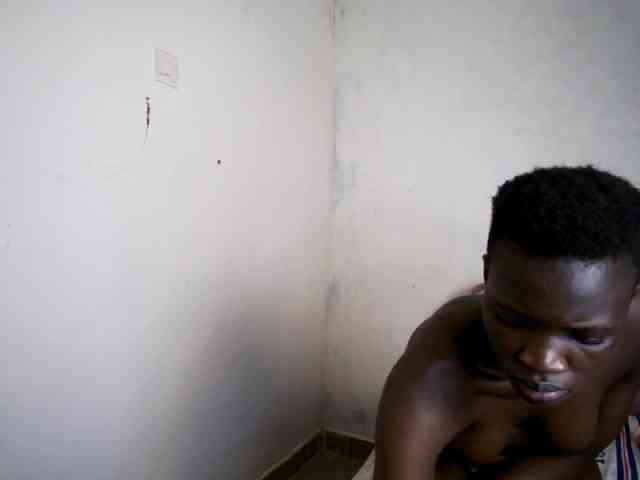 Prettieme12 webcam