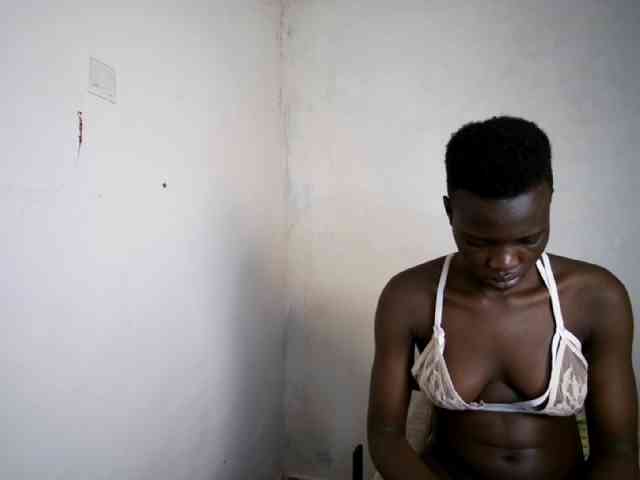 Prettieme12 webcam