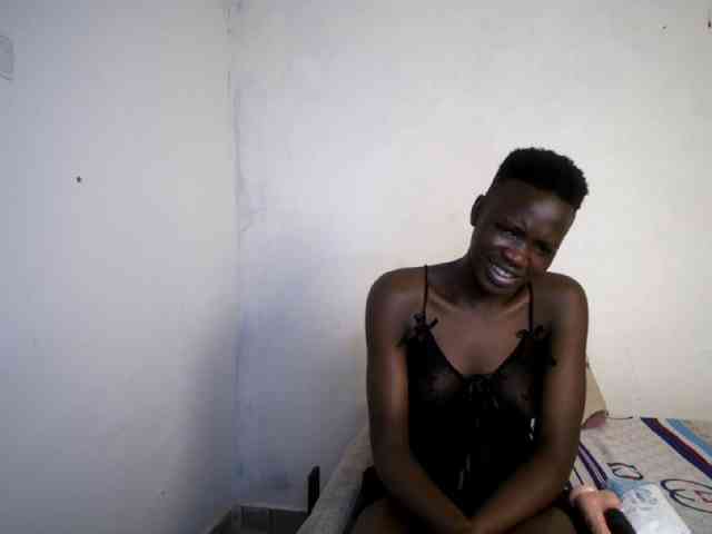 Prettieme12 webcam