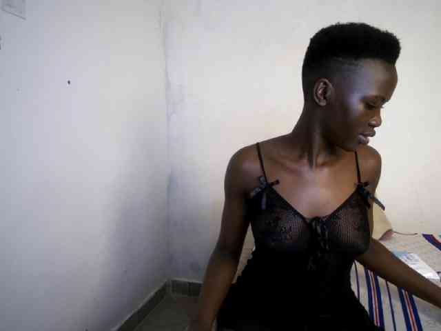 Prettieme12 webcam