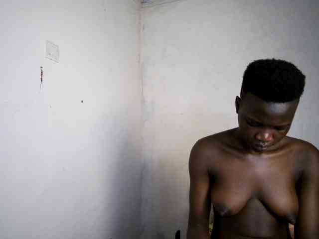Prettieme12 webcam