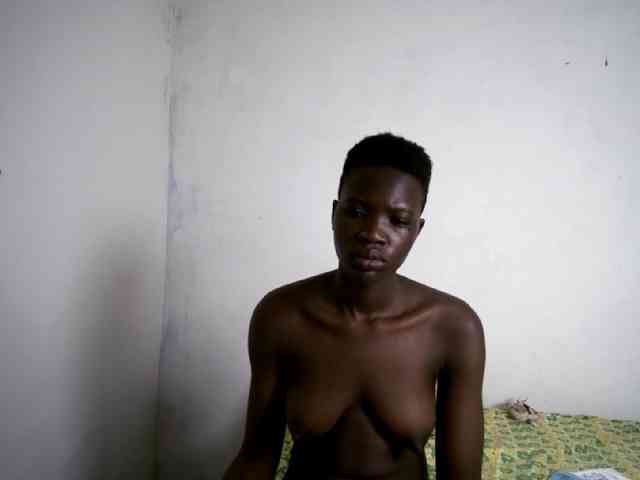 Prettieme12 webcam
