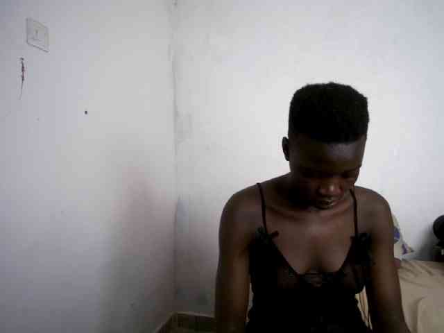 Prettieme12 webcam