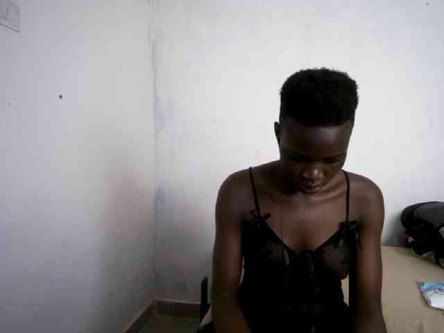 Prettieme12 webcam