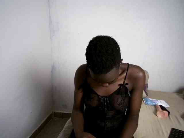 Prettieme12 webcam