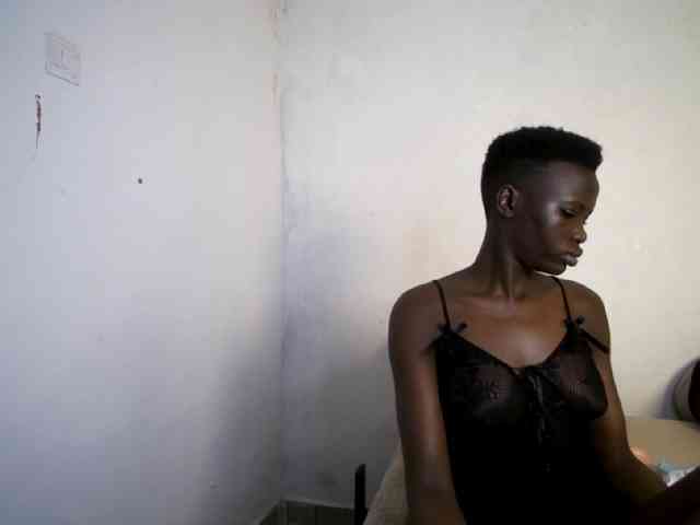 Prettieme12 webcam