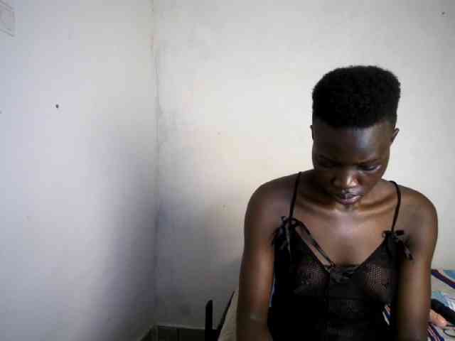 Prettieme12 webcam