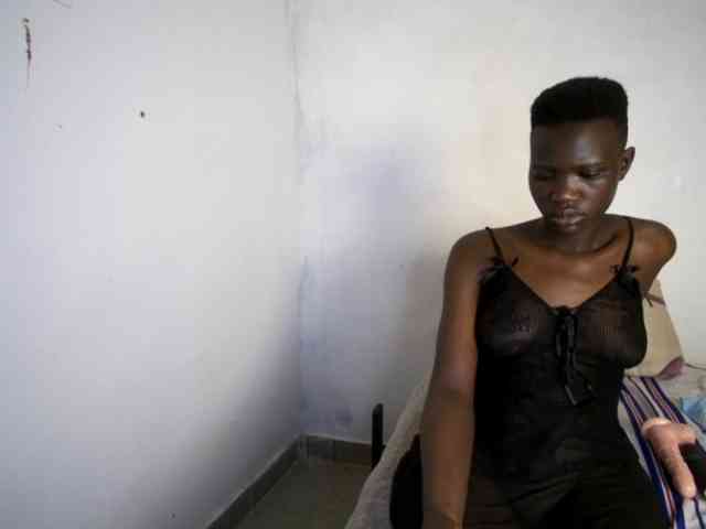 Prettieme12 webcam