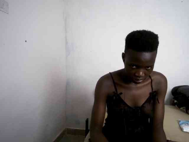 Prettieme12 webcam