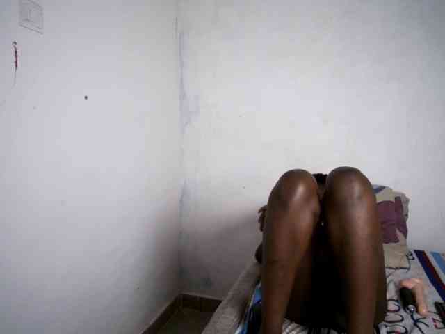 Prettieme12 webcam