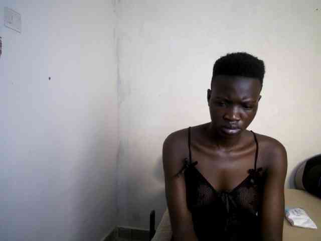 Prettieme12 webcam