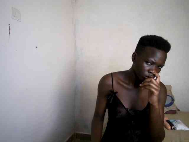 Prettieme12 webcam