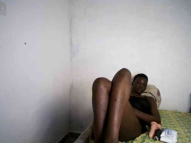 Prettieme12 webcam