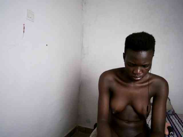 Prettieme12 webcam