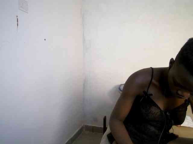 Prettieme12 webcam