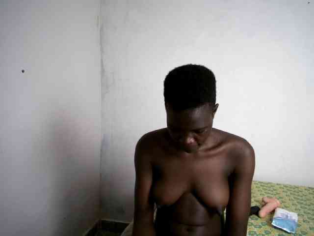 Prettieme12 webcam
