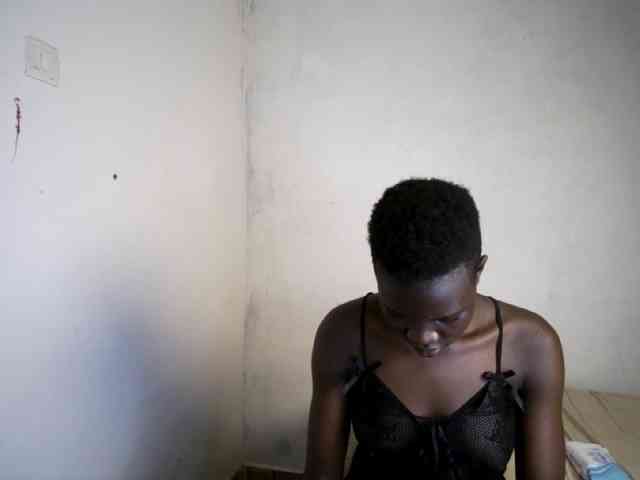 Prettieme12 webcam