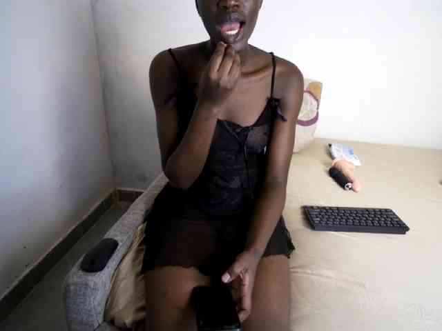Prettieme12 webcam