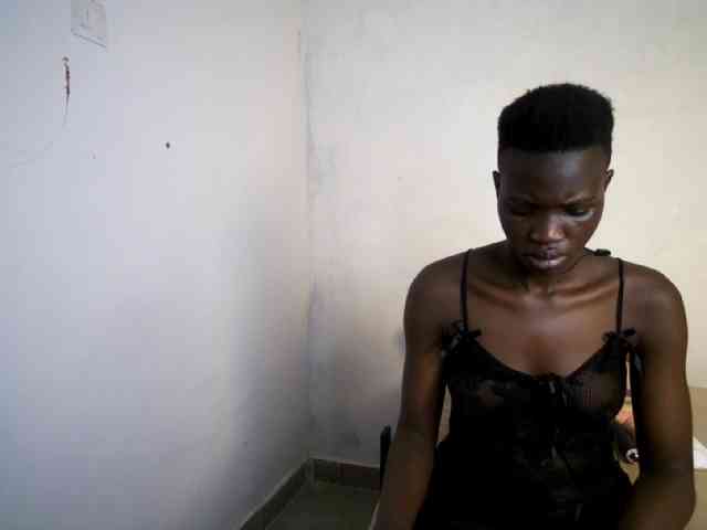 Prettieme12 webcam