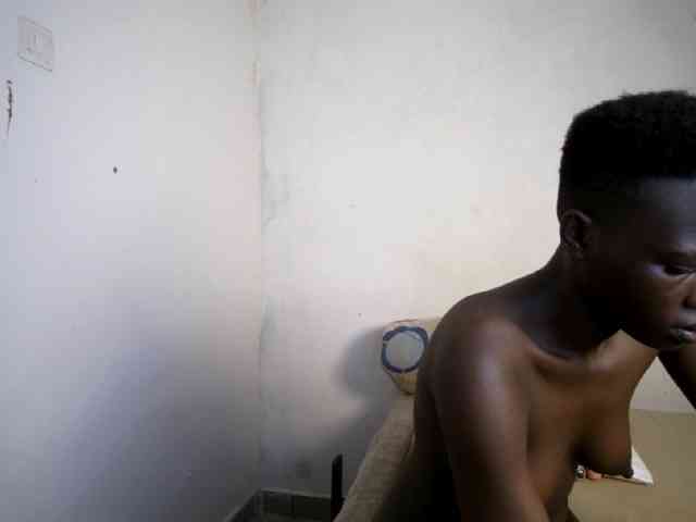 Prettieme12 webcam