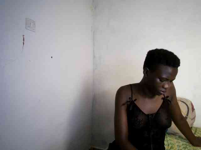 Prettieme12 webcam