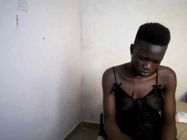 Prettieme12 webcam