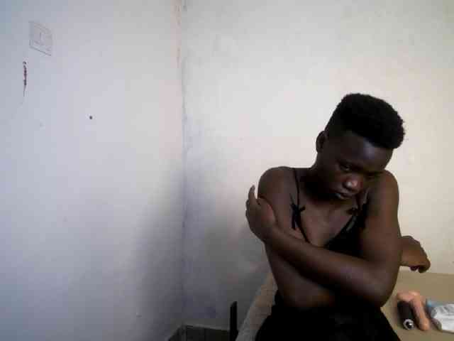 Prettieme12 webcam