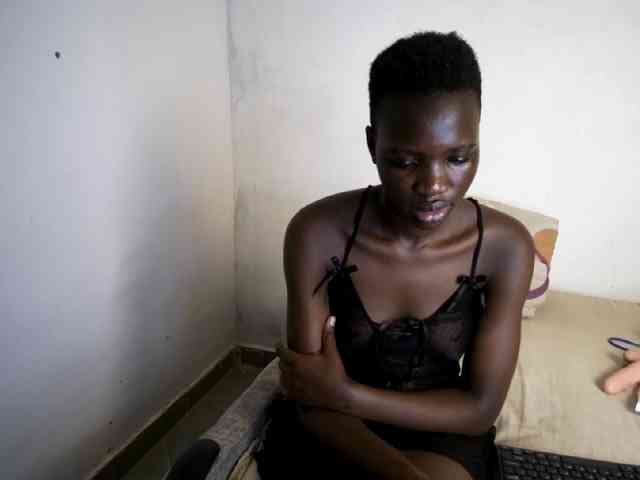 Prettieme12 webcam