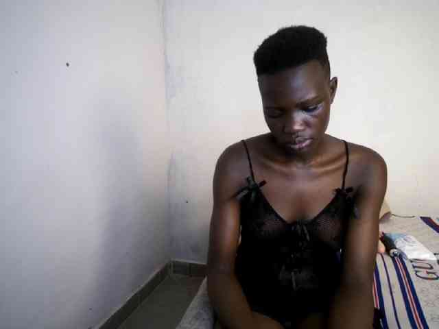 Prettieme12 webcam