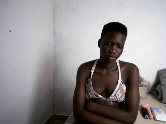 Prettieme12 webcam