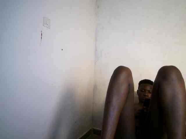 Prettieme12 webcam