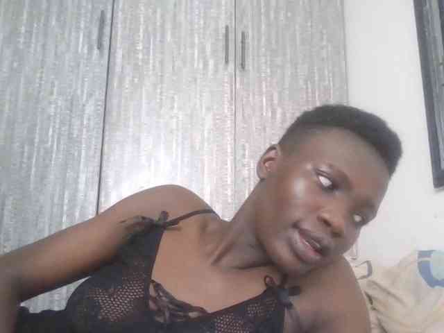 Prettieme12 webcam
