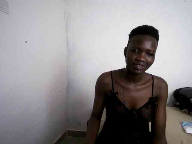 Prettieme12 webcam