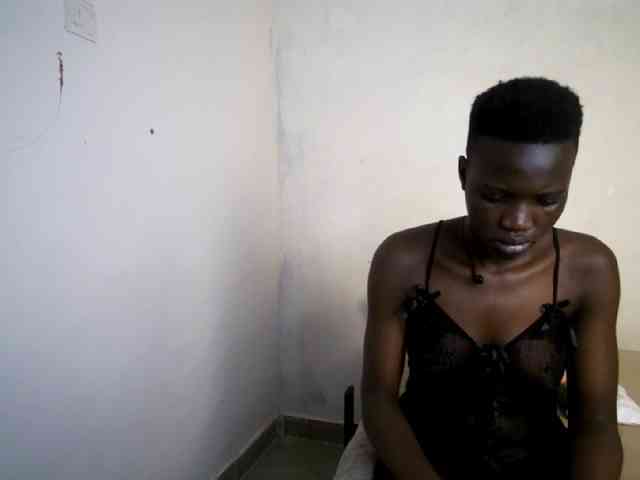 Prettieme12 webcam