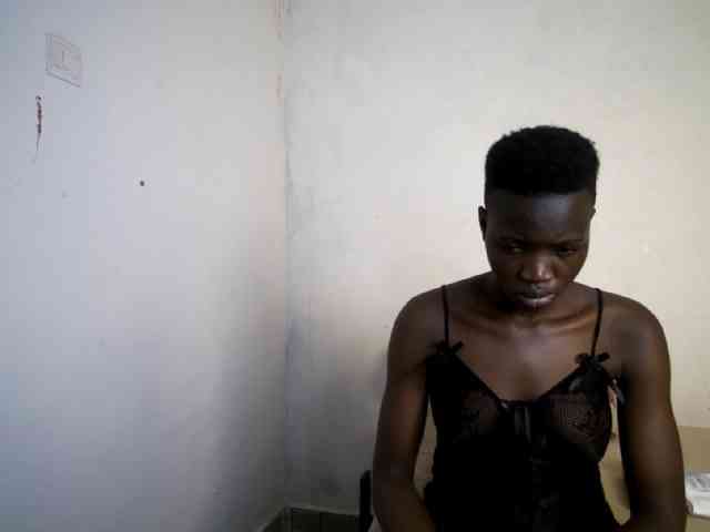 Prettieme12 webcam
